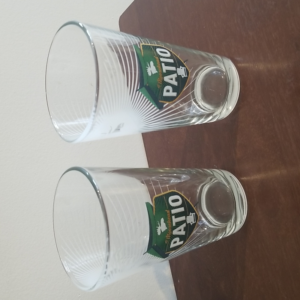 BA12:  COLLECTIBLES 2 MOOSEHEAD CANADIAN BEER PATIO GLASS